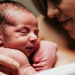 الحمل: رحلة الطفل المذهلة في بطن الأم